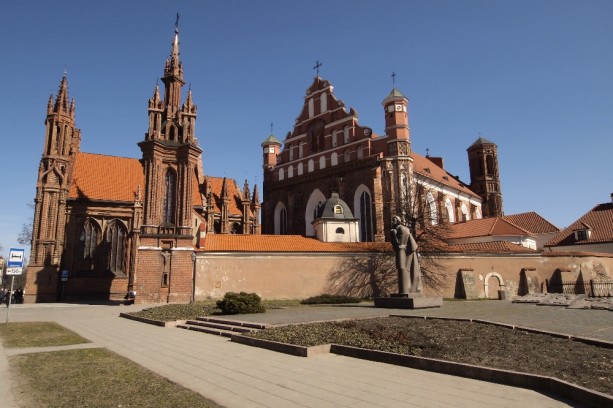 Šv. Pranciškaus Asyžiečio (Bernardinų) bažnyčia ir vienuolynas Vilniuje